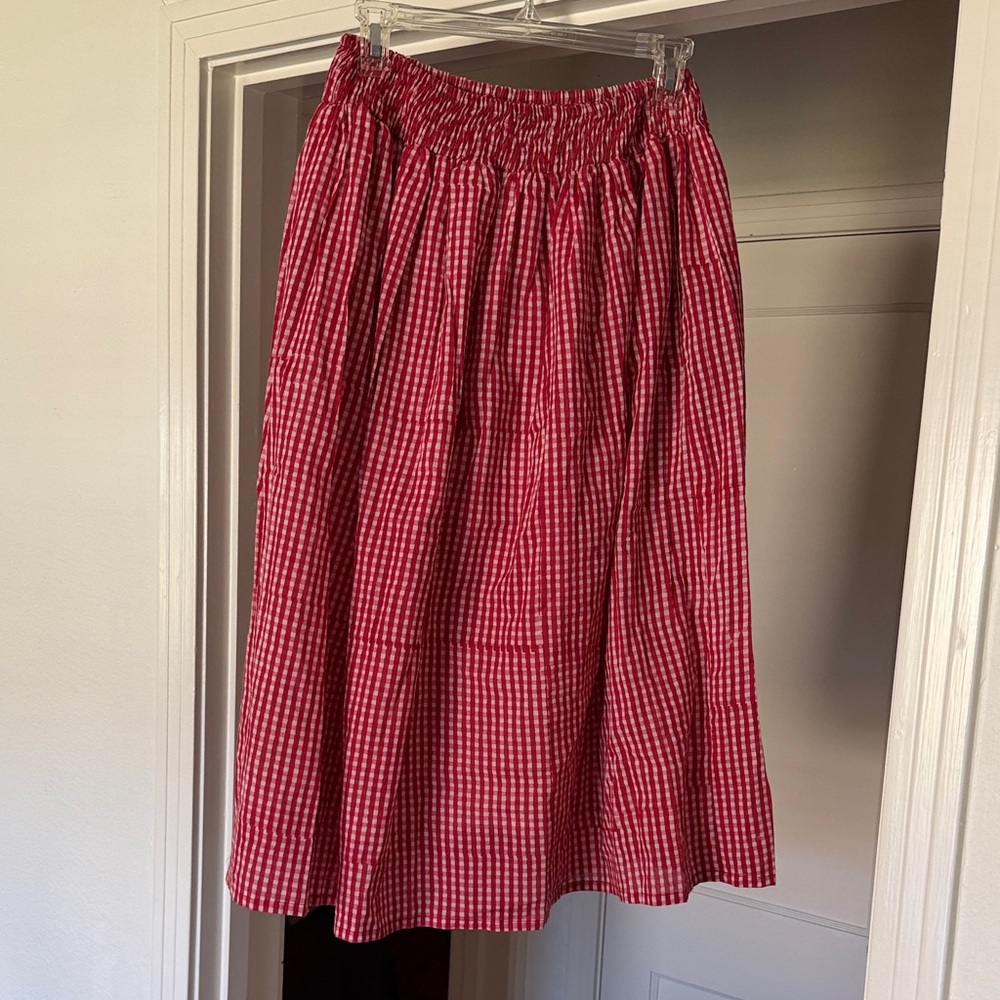 Chic Red Gingham Midi Skirt
